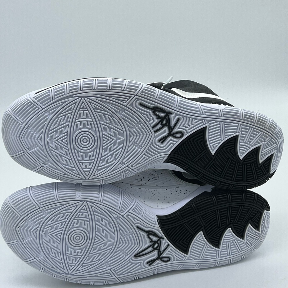 Nike Men's Kyrie 6 Team Basketball Shoes Black White CK5869-002 2020 9.5 - Picture 9 of 11